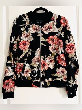 Sanctuary Floral Bomber Jacket Anthropologie Style NWOT Medium Utility Jacket